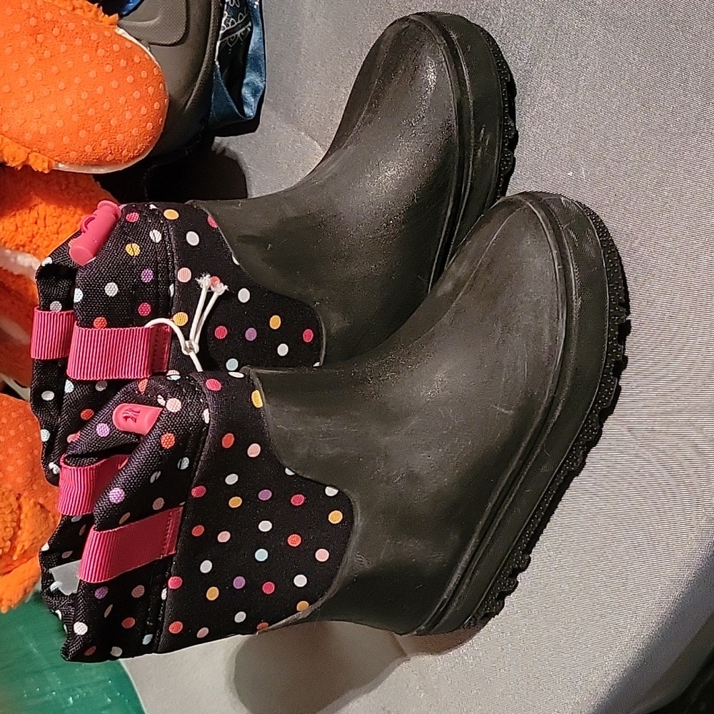 Nwt black winter boots